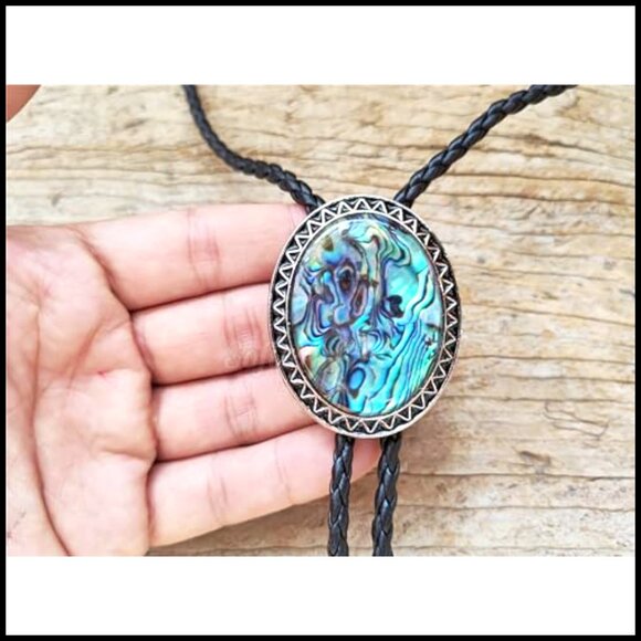 Turquoise Agate Bolo Tie Leather Western Necklace Elegant Wedding Accessory